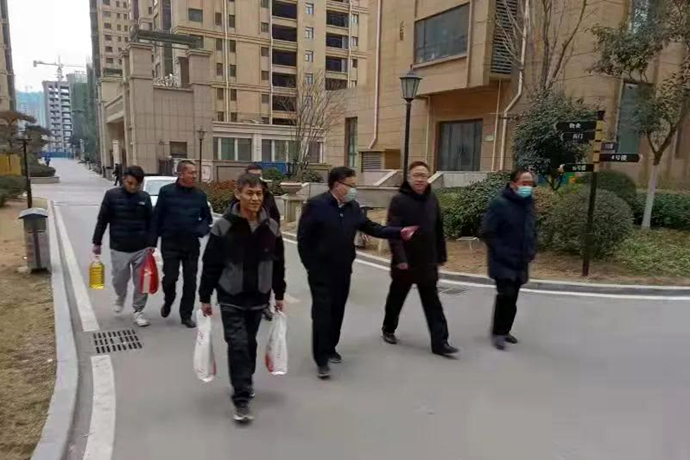 菏泽市牡丹产业发展中心春节前走访慰问包联社区困难群众